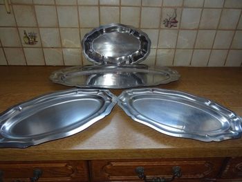 Lot 4 plats inox