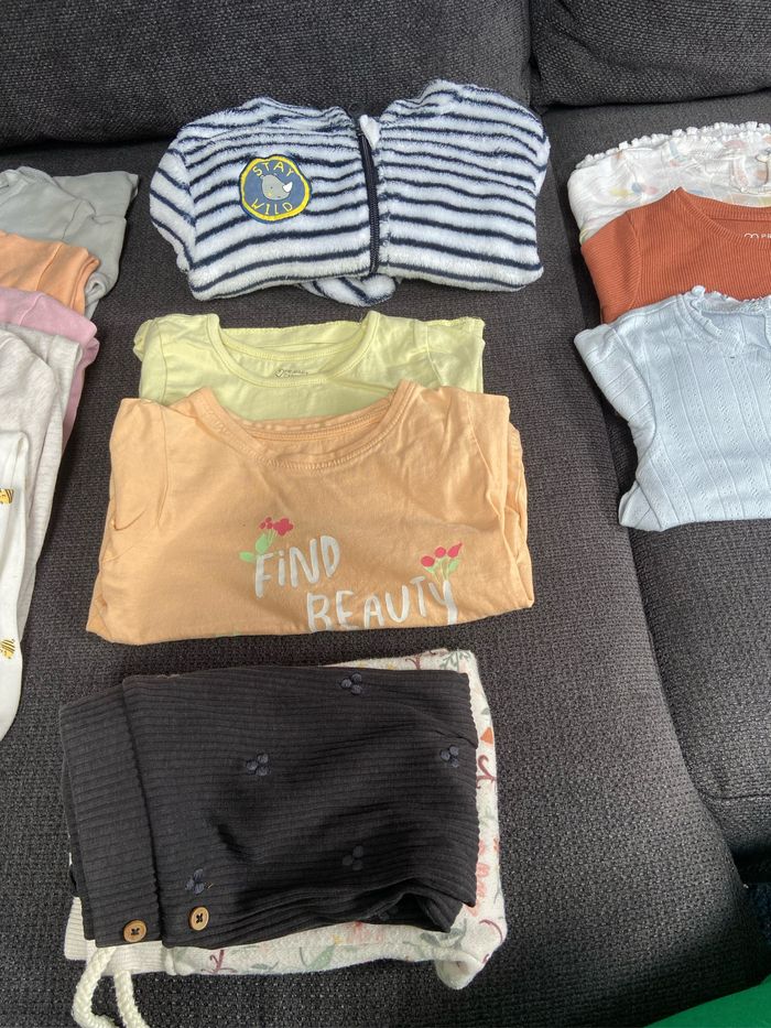 Lot vêtements 12 mois - photo numéro 3