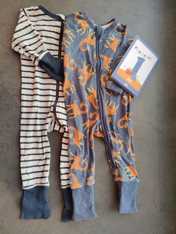 Lot 2 pyjamas