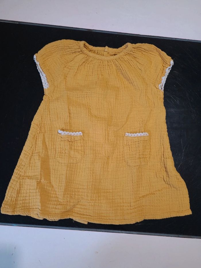 Robe jaune - photo numéro 2
