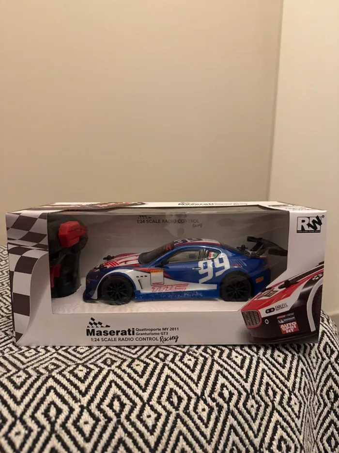 WDK -Voiture télécommandée 1/24 2.4GHz - Modèle Maserati Granturismo GT3 - 6 ans et +