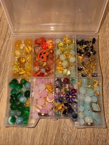 Perle en verre et acrylique mixte + accessoires