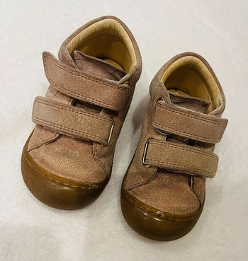 Petites chaussures Naturino taille 20 couleurs rose pailleté