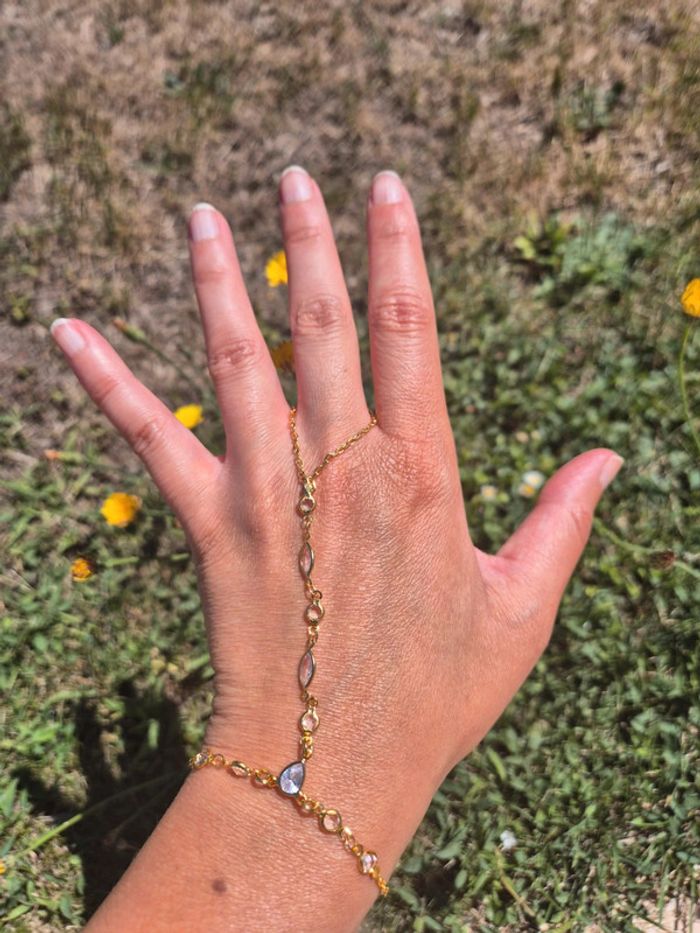 Magnifique bracelet de main tendance