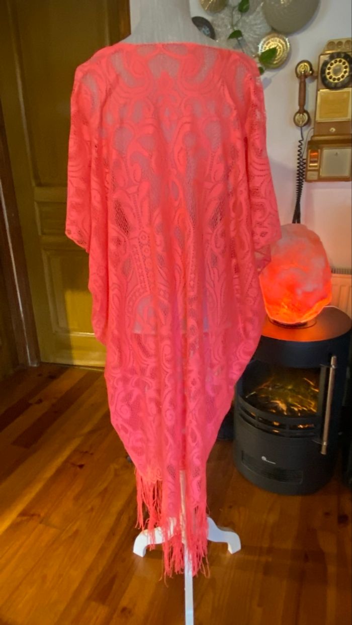 Kimono de plage rose fluo ajouré à franges – Taille unique - photo numéro 4