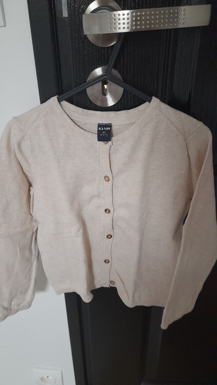 Lot gilets fille 4ans - photo numéro 7