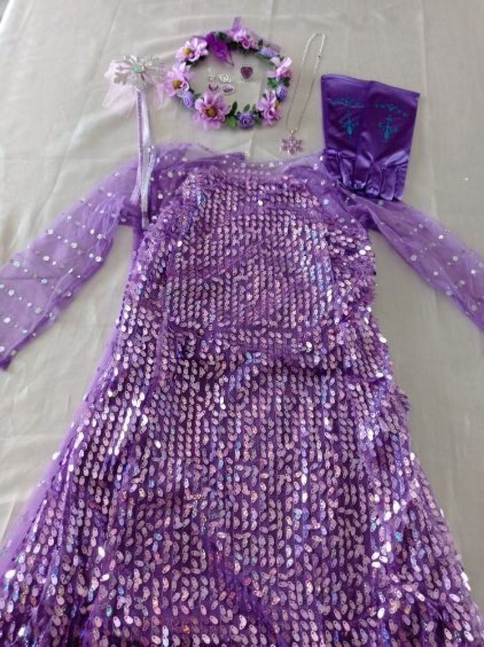 Déguisement robe princesse violette sequin 6ans