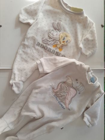 Lot 2 pyjamas bébé 1 mois Disney & Looney Tunes  Excellent état