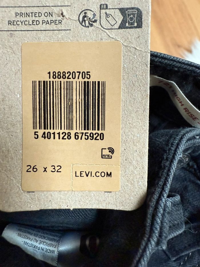 Jean Levi’s 721 High-Rise Skinny – Taille 26/32 – noir – Neuf avec étiquette - photo numéro 3