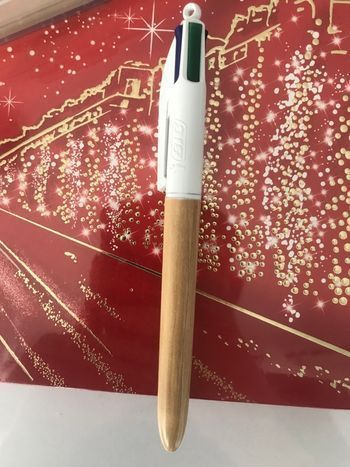 Stylo 4 couleur en bois pour écrire (enfant, adultes , cadeaux …)