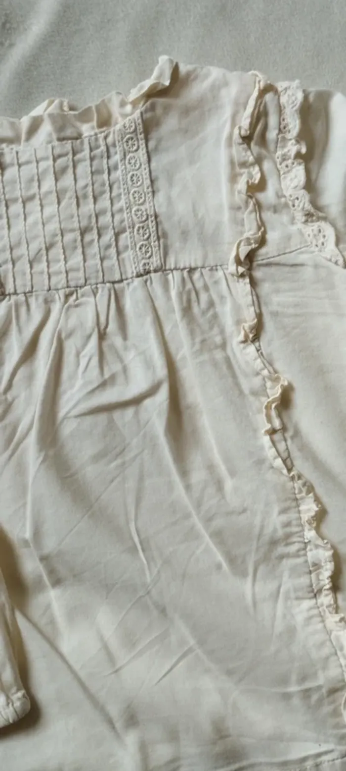 Blouse beige volants 18 MOIS - photo numéro 2