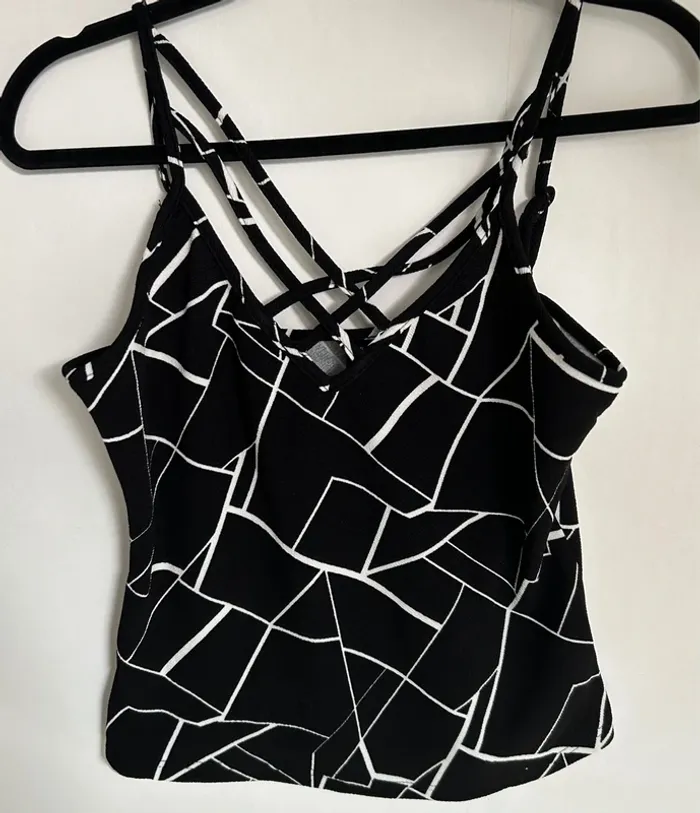 Jolie haut noir et blanc femme taille M shein