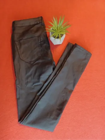Pantalon effet cuir 