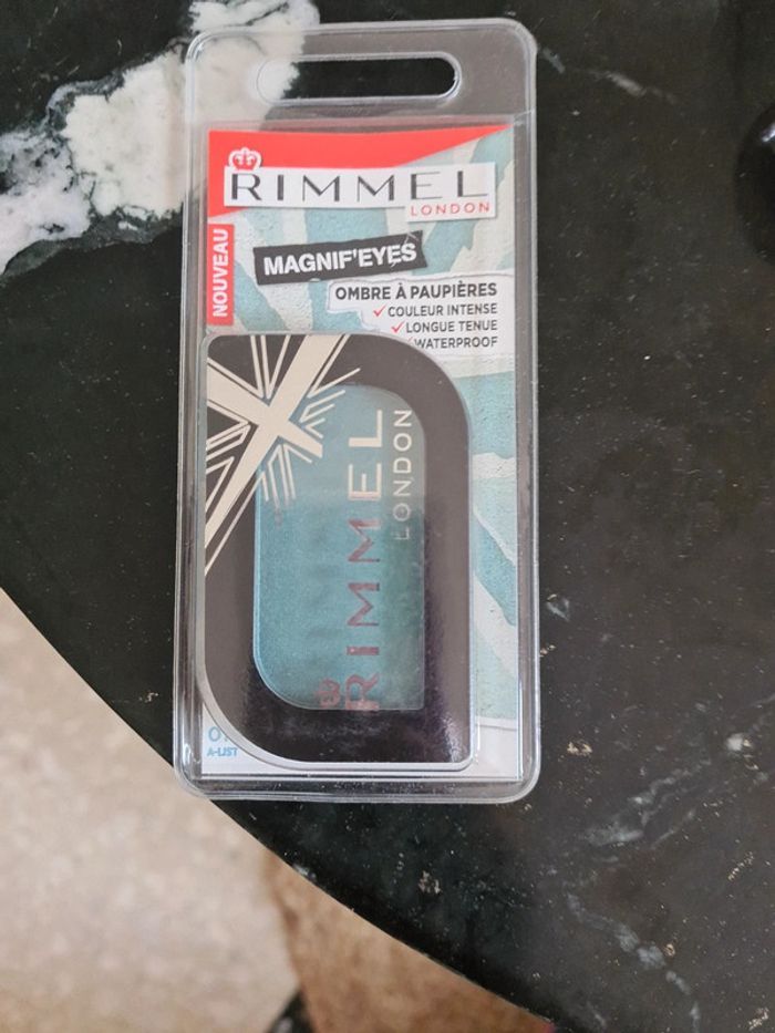 Ombre à paupières
