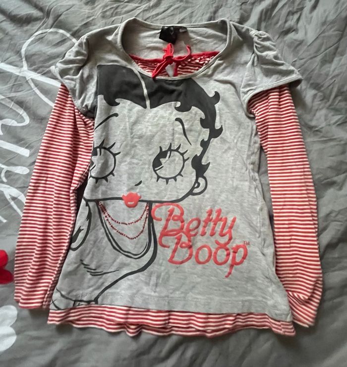 T shirt fille Betty Boop en bon état fille à partir de 10 ans