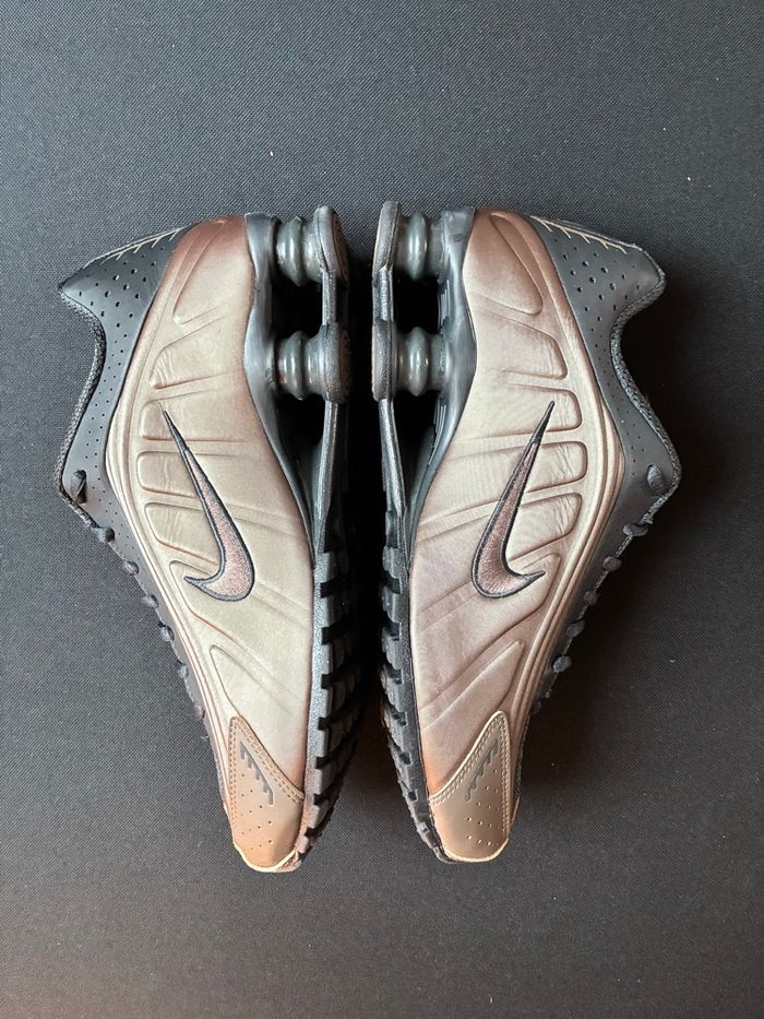 Baskets femme Nike shox R4 marron pointure 40 neuves - photo numéro 4