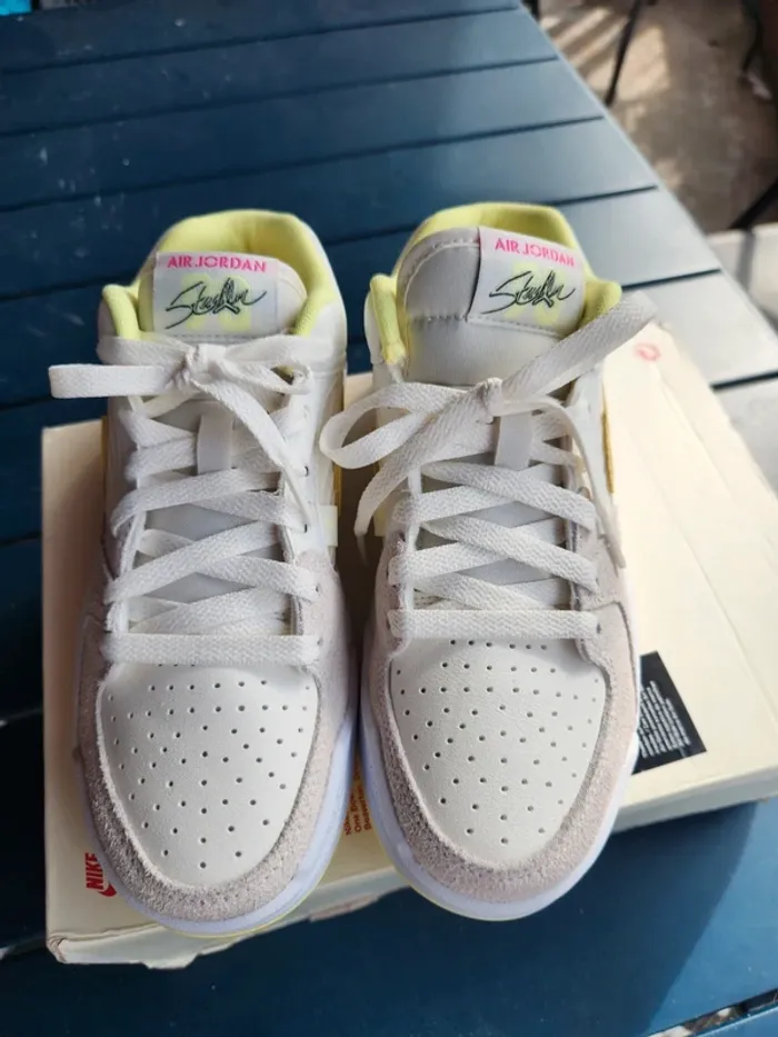 Jordan stadium 90 femme fille taille 36 neuves beige et jaune - photo numéro 4