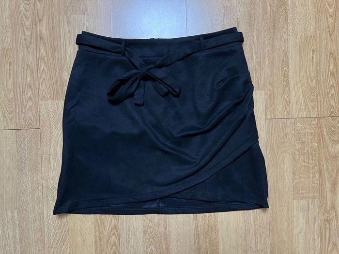 Jupe ourlet tulipe taille 40