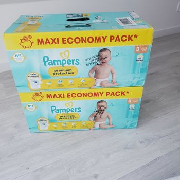 Lot de 2 cartons de couches pampers 