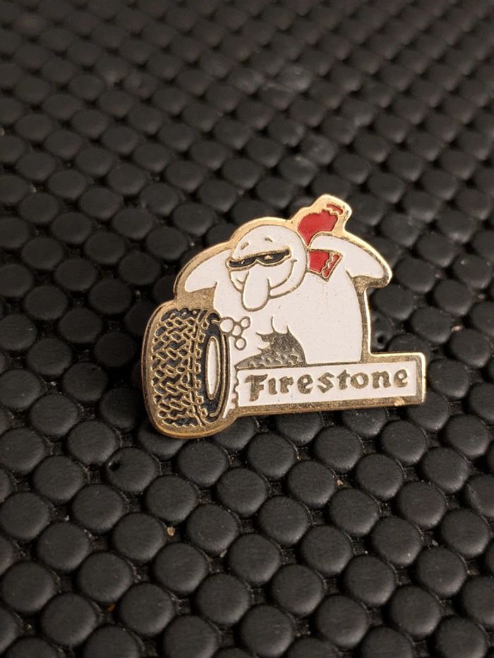 Pin's pneus hivers Firestone