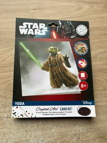 Kit diamond painting crystal d'art Disney Star Wars Yoda 
Neuf