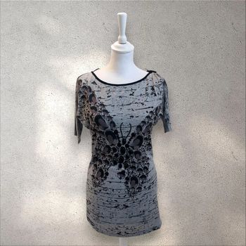 Tunique manches courtes motifs papillon et strass taille S