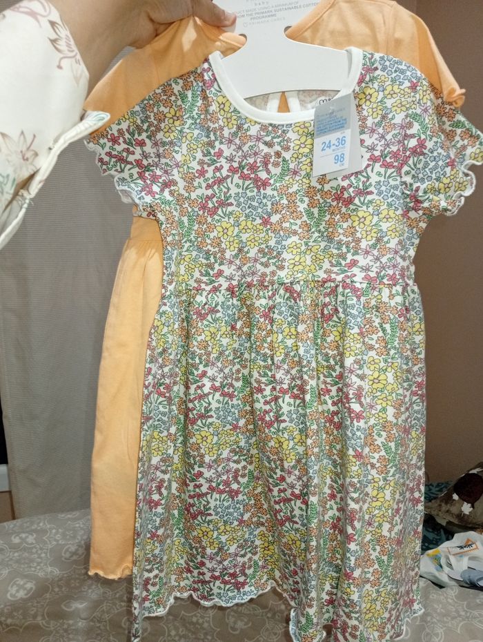 Lot 2 robes neuves - photo numéro 2