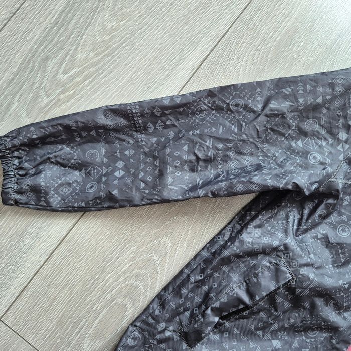 Coupe vent- kway gris. Fille 5 ans. Marque Quechua - photo numéro 2