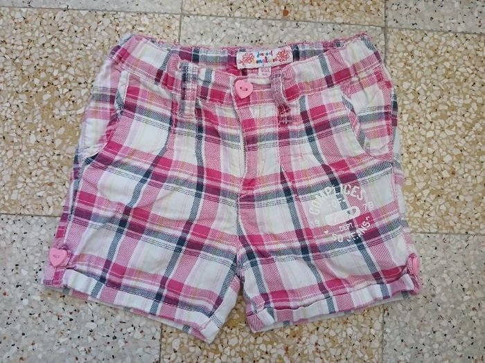 Short fille