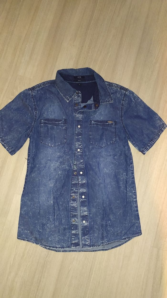 Chemise manches courtes
bleu jean