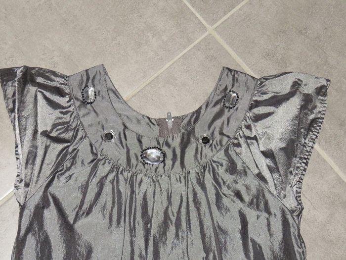 Robe grise brillante 10 ans - photo numéro 2