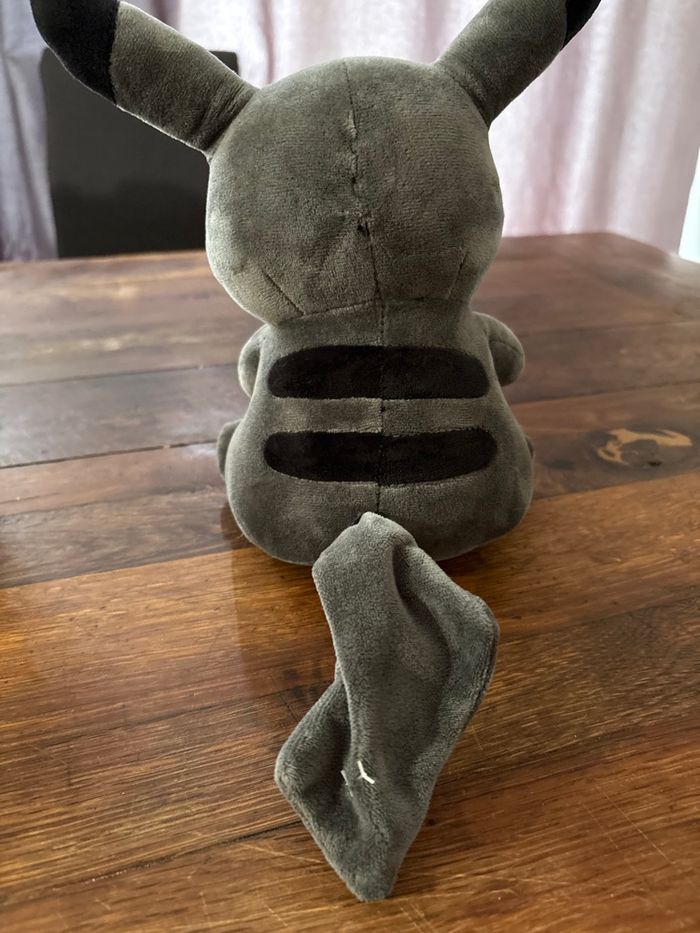 Pikachu noir - photo numéro 3