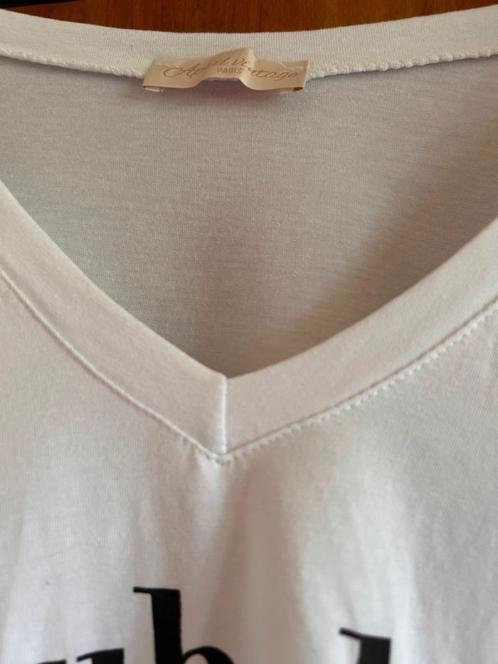 T-shirt blanc col v April Vintage - photo numéro 2