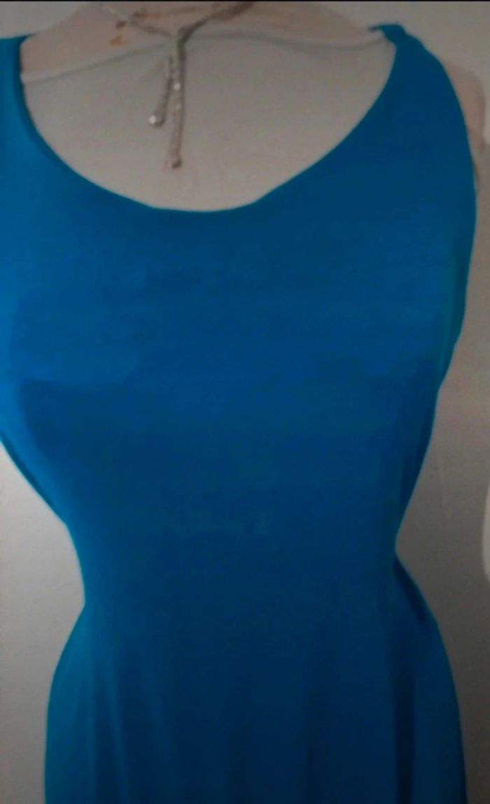 Superbe robe très longue - photo numéro 2