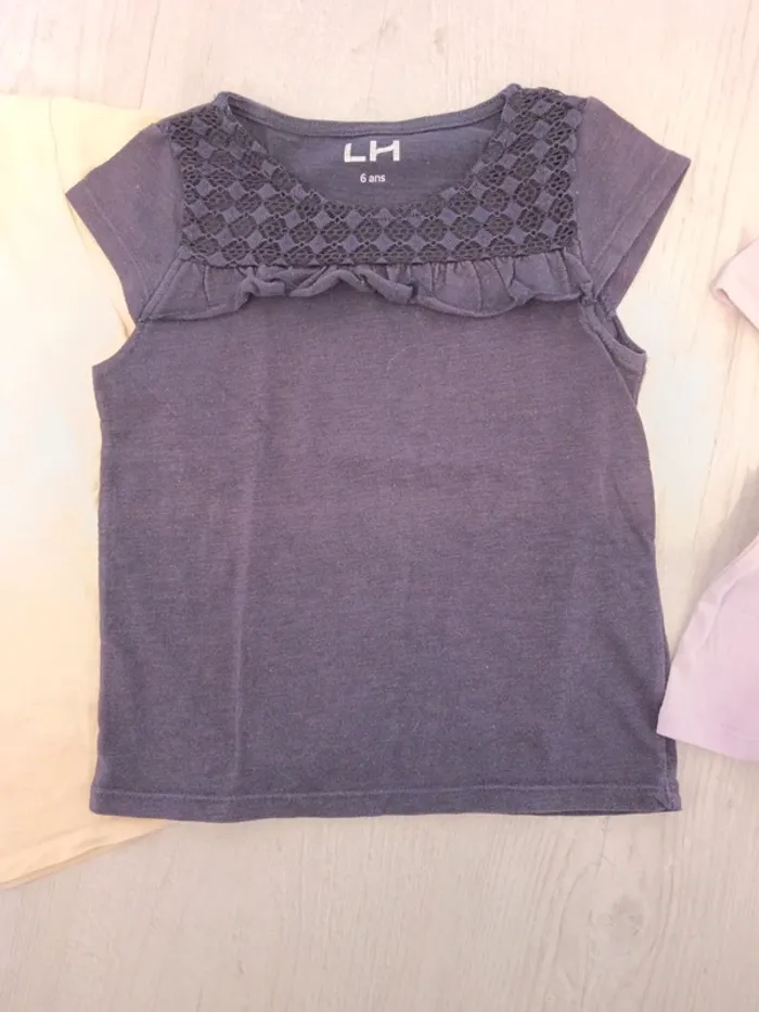 Lot Tshirt petits défauts 6 ans - photo numéro 6