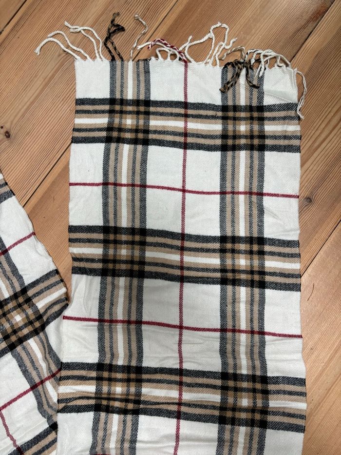 Écharpe Burberry - photo numéro 2