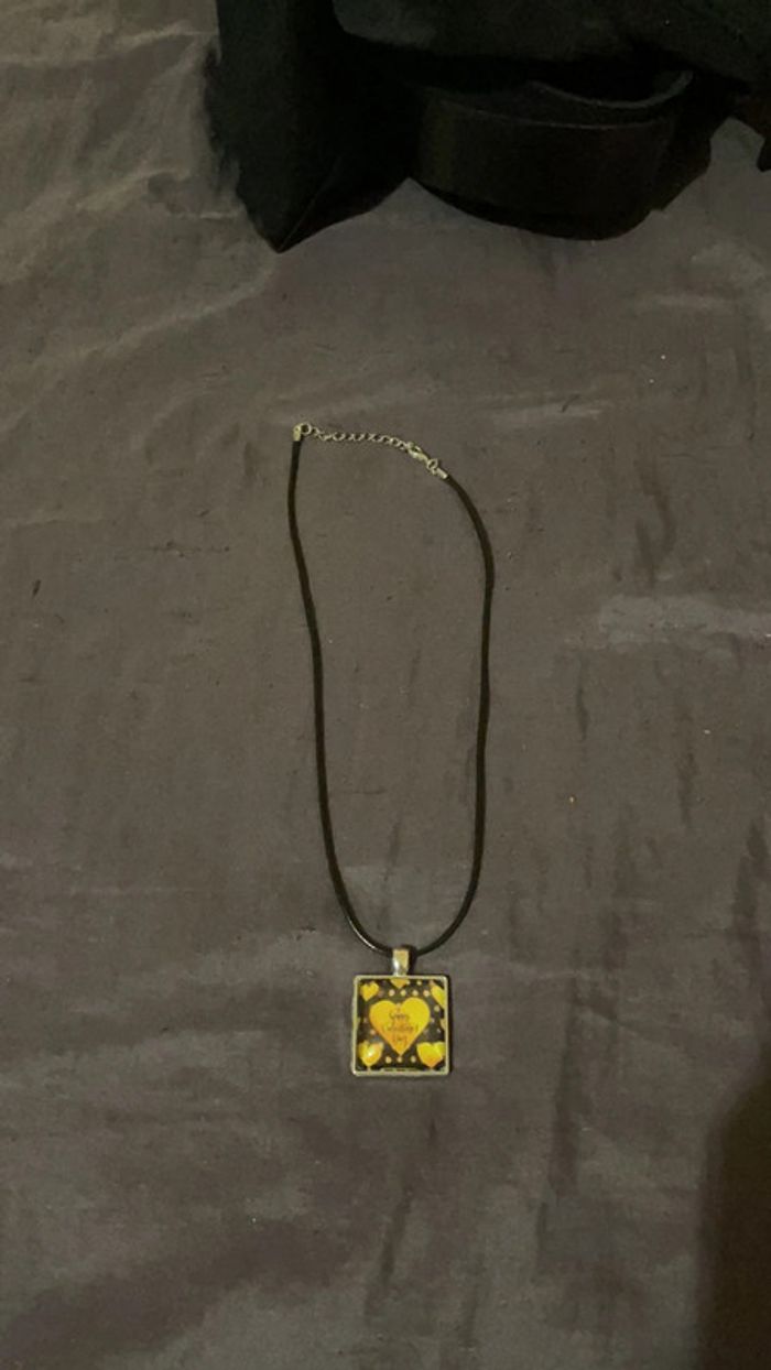 Collier pendentif carré avec images de cœur - photo numéro 2