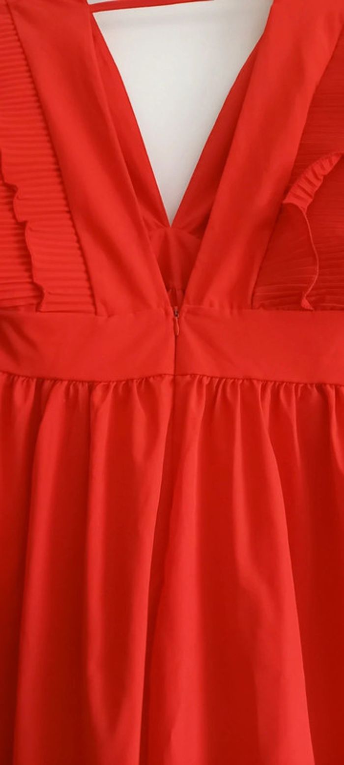 Robe longue rouge pour petite 38/40 avec volants aux épaules, dos nu et décolleté - photo numéro 4
