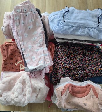 Lot vêtements fille 1 mois (44 pièces)