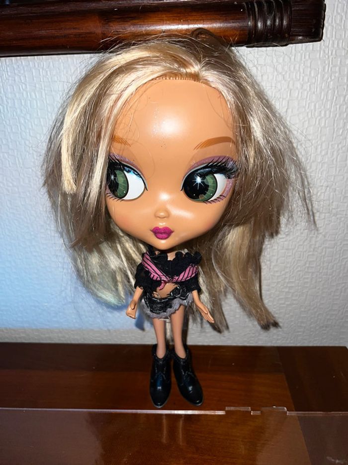 Poupée mattel rockabelle beauty cuties 2006, Style Blythe - photo numéro 2