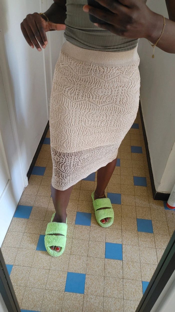 Jupe en crochet dentelle doublé et ajouré beige