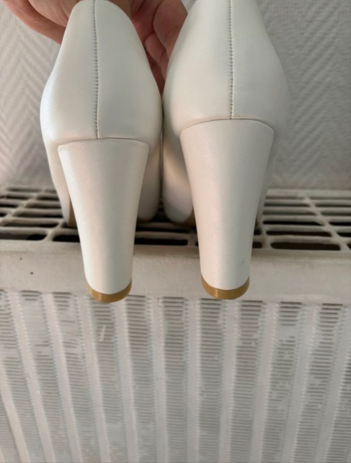 Talon blanc - photo numéro 2