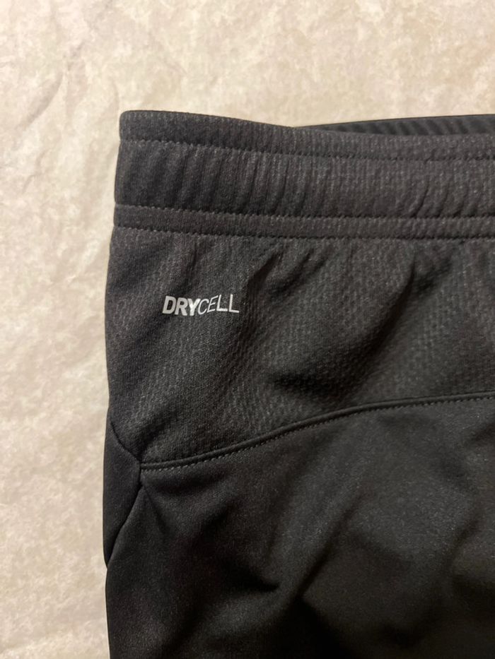 Short de foot Puma, équipe Manchester City avec chaussettes taille 13/14 ans authentique neuf - photo numéro 8