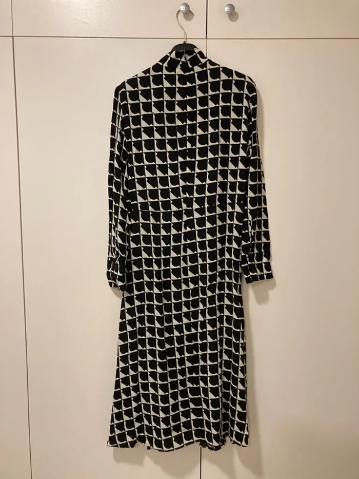 Robe Zara imprimé graphique noir et écru taille S - photo numéro 11