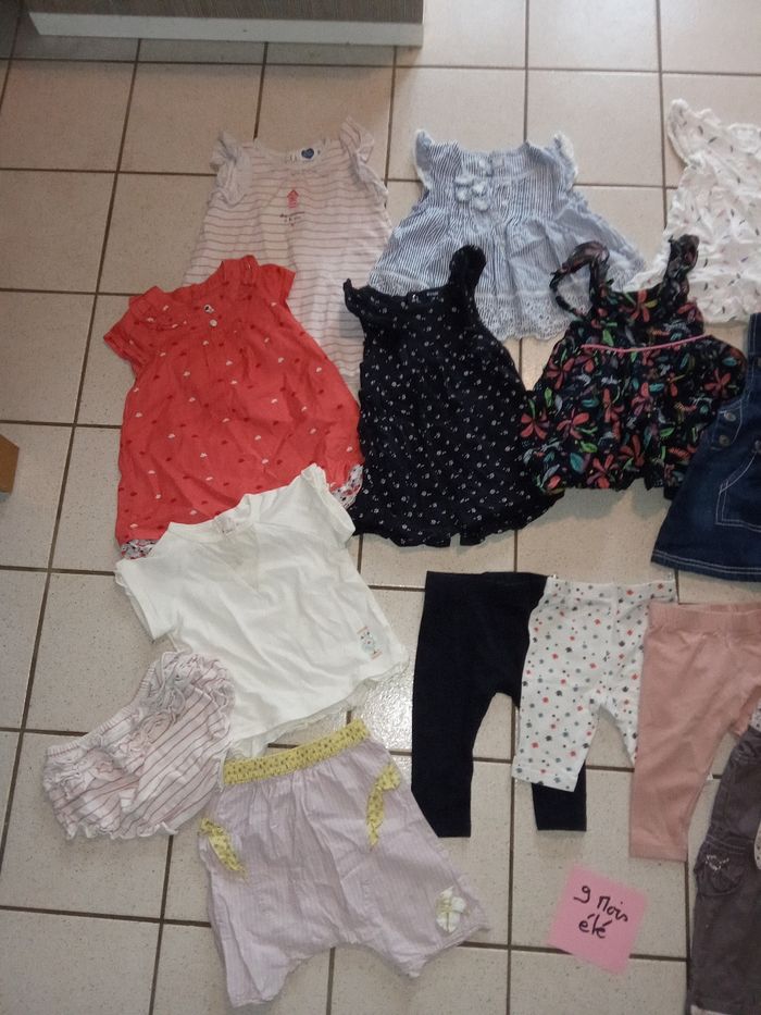 Lot de 17  vêtements mi saison, été, bébé fille 9 mois , robes jean, tutu,   leggings, pantalons, rose, blanc, marine, noir, fleuri, rouge, tunique, blouse - photo numéro 2