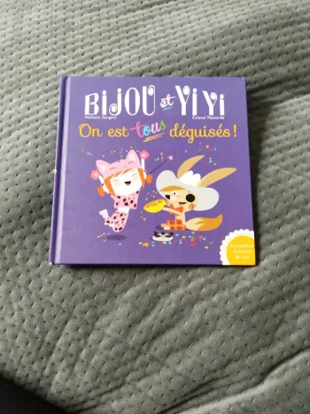 Livre bijou et yiyi