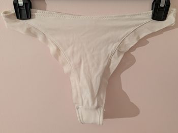 Joli string Etam blanc