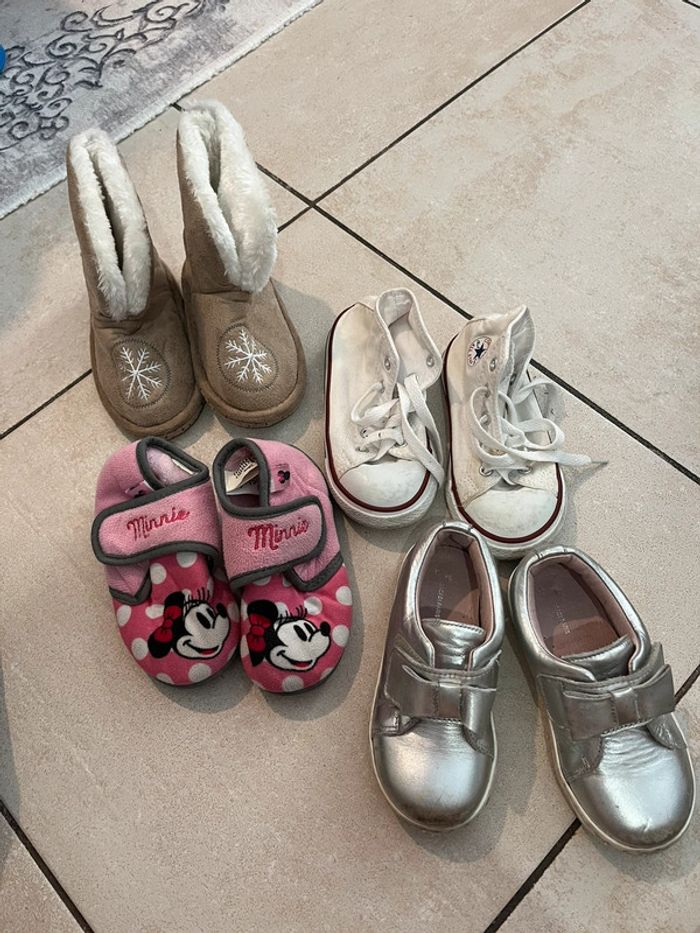 Lot chaussures 24
