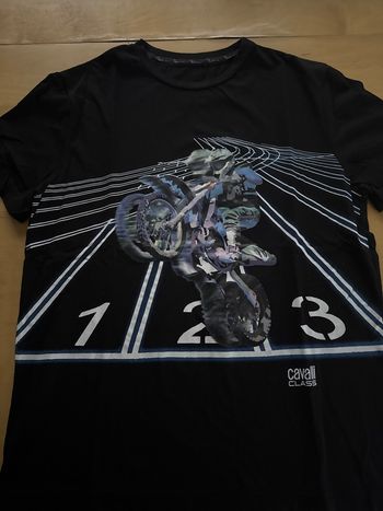 TEE shirt