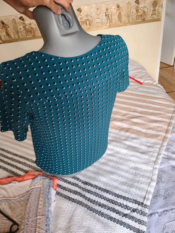 Joli top vert à motifs 36/38 - photo numéro 6
